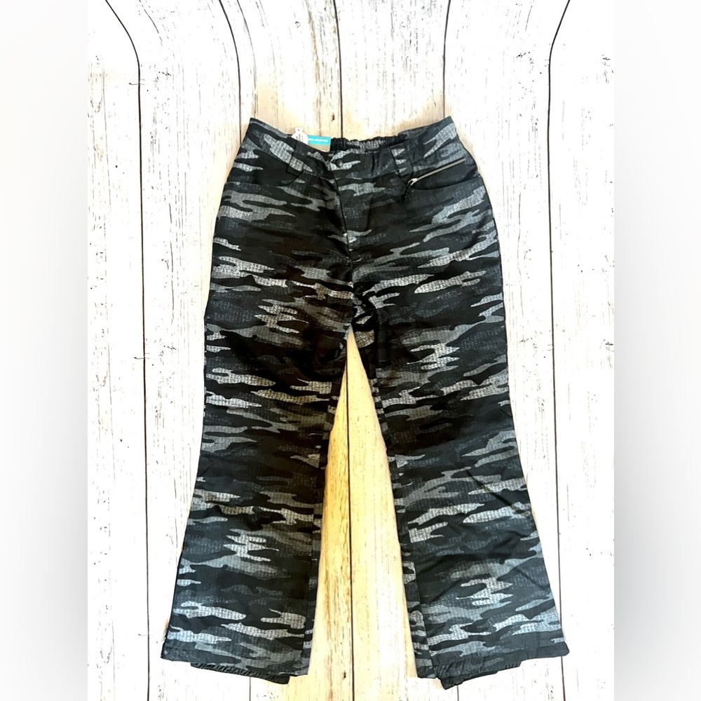Ski Snowboard Women’s XL Pants Print Black Grey White Camo Insulated NWT…